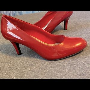 Red heels size 9